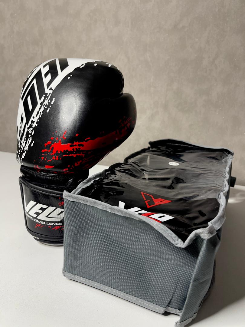 دستکش بوکس ولو مدل آتشی جذاب