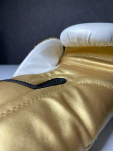 دستکش بوکس ولو طلایی 2026